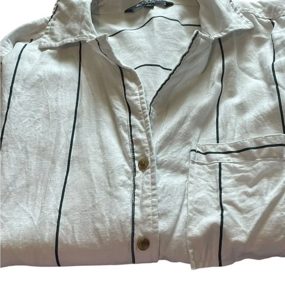 Velvet Heart sixe XL White Button-Up Shirt with Black Vertical Stripes
